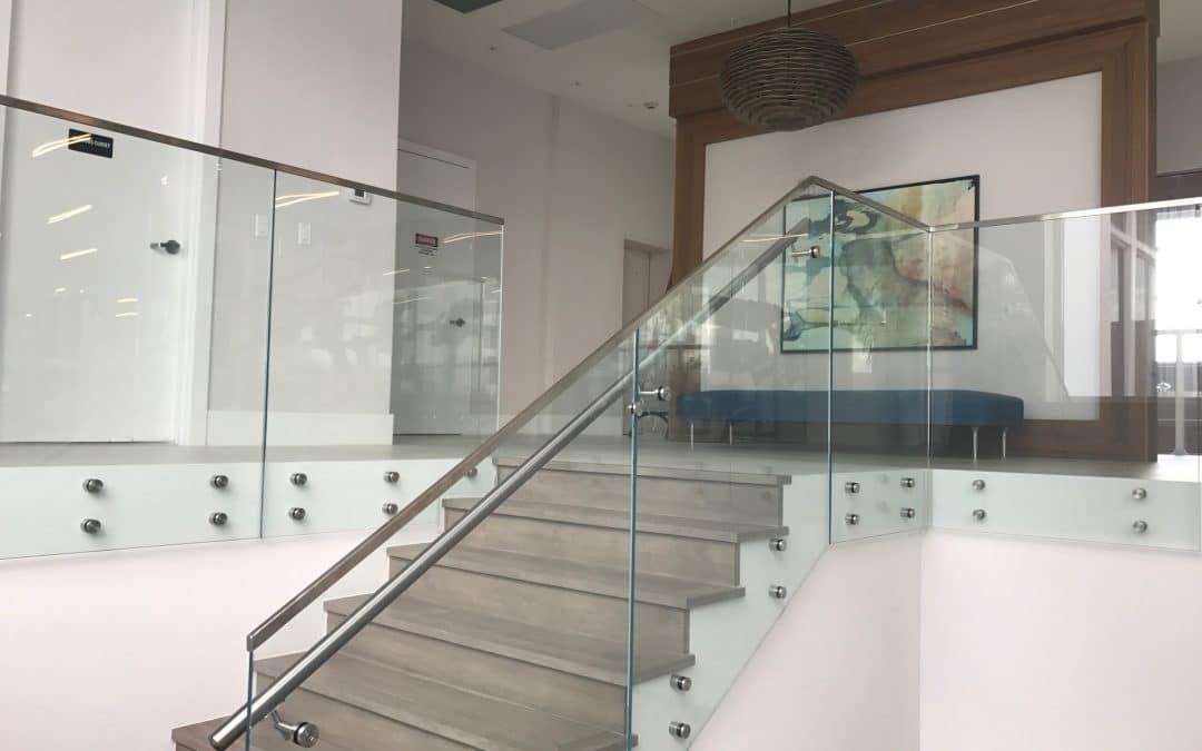 Barandilla de vidrio – Club 60 Doral